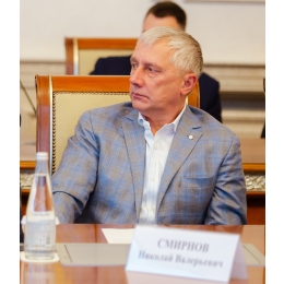 Смирнов Николай Валерьевич, сопредседатель, руководитель комитета мобильной энергетики Новосибирского регионального отделения "Деловая Россия"
